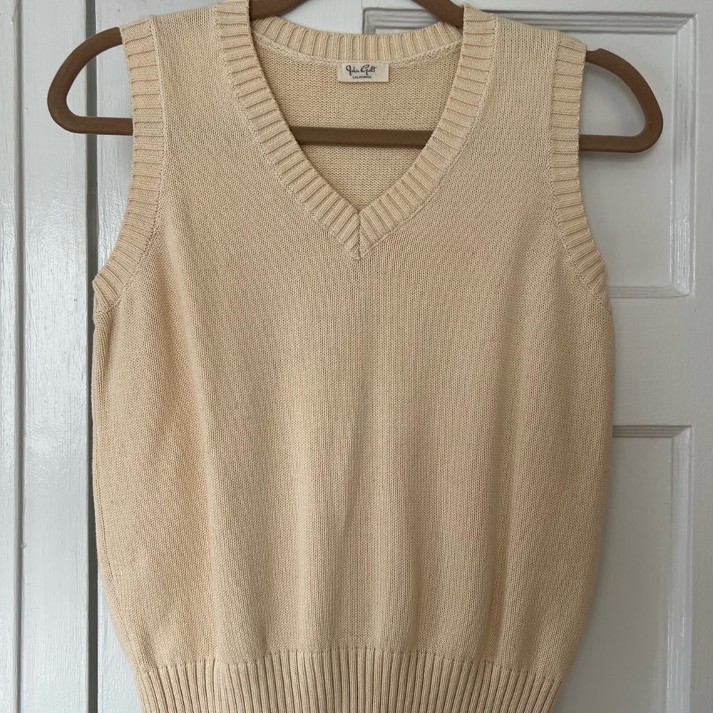 Brandy melville Cream Sleeveless Knit Sweater Vest